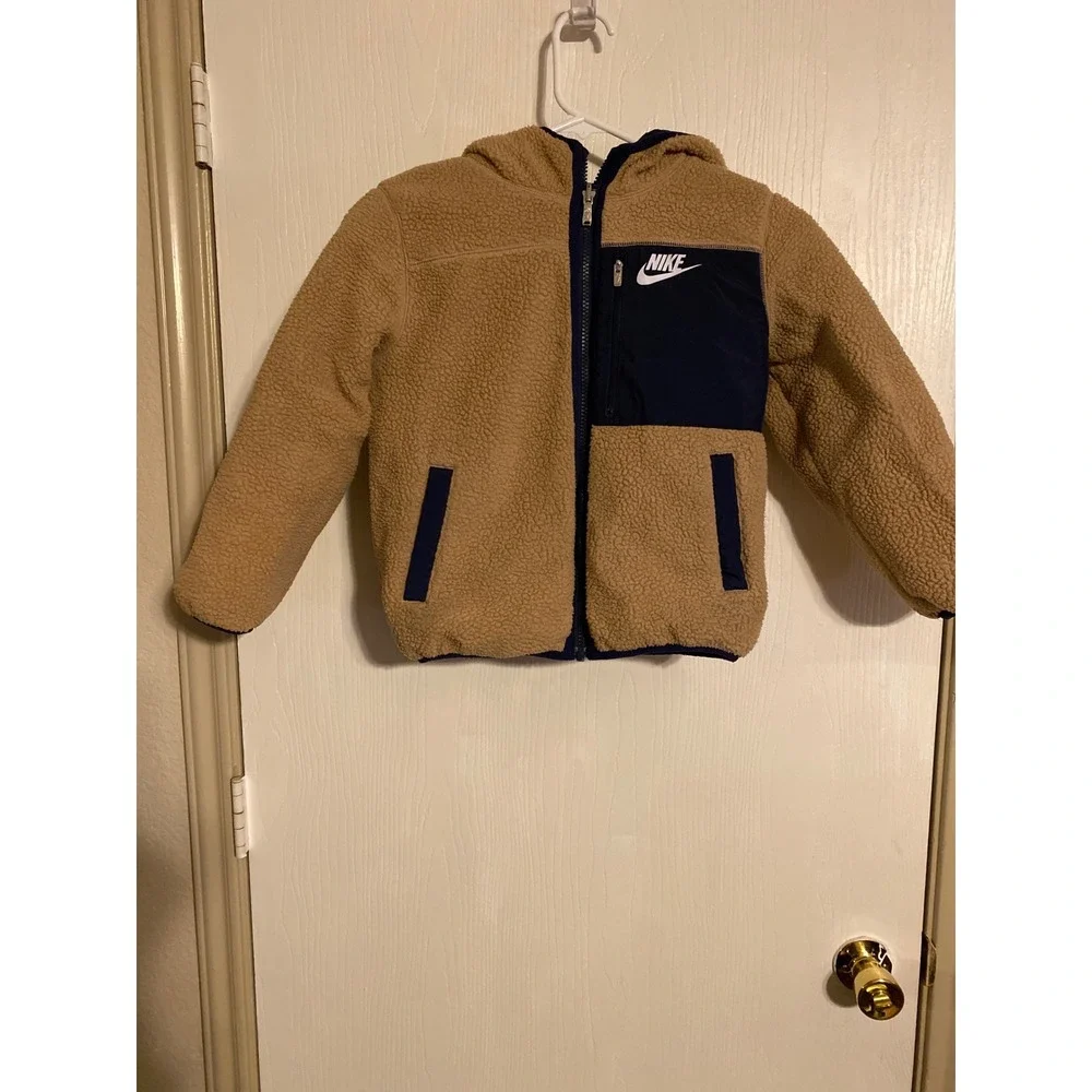 Nike Kids Reversible Hooded Jacket Navy Puffer Tan Sherpa Fleece Size 6 0434